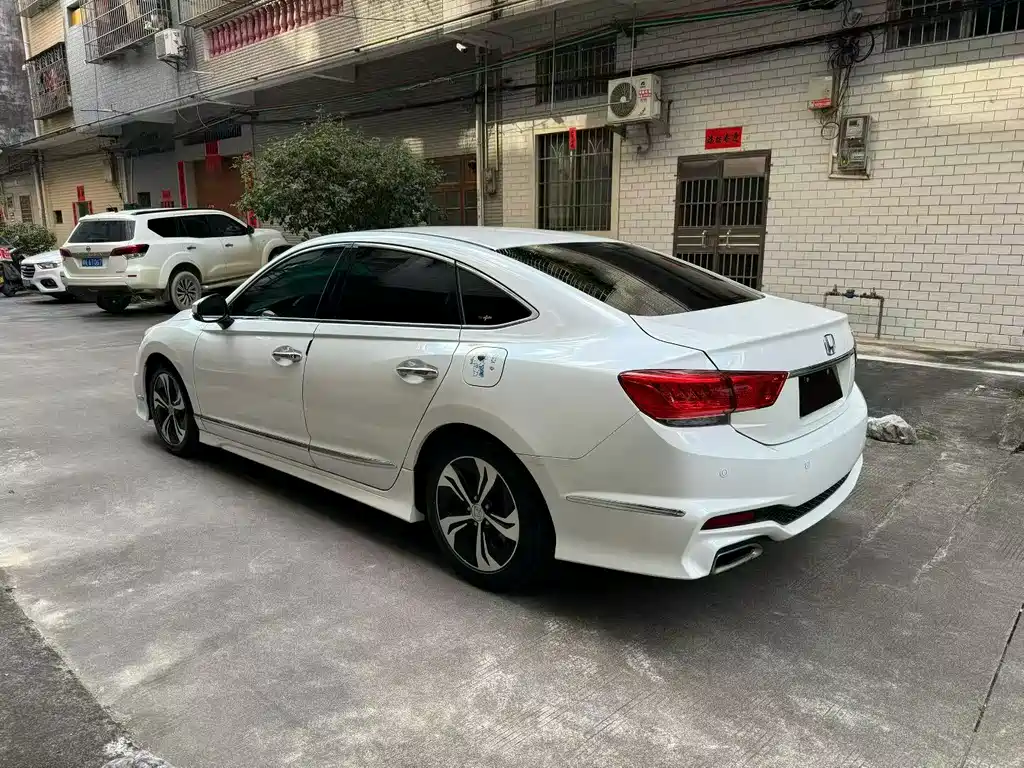 Honda Spirior 2015