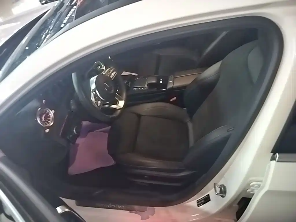 Mercedes-Benz A-Class 2023 — фото 16