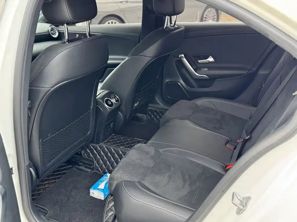 Mercedes-Benz A-Class 2023 — фото 6