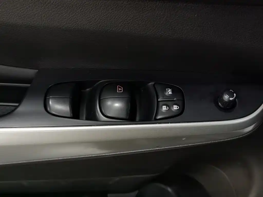 Nissan Terra 2021 — фото 9