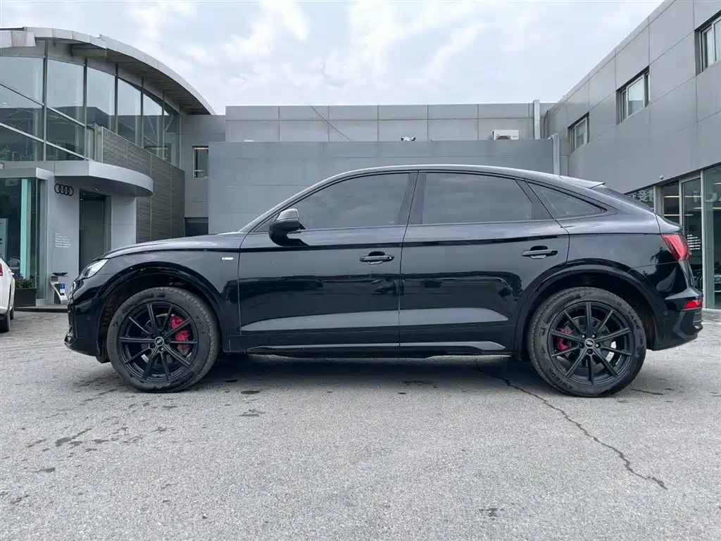Audi Q5L Sportback 2022 — фото 3
