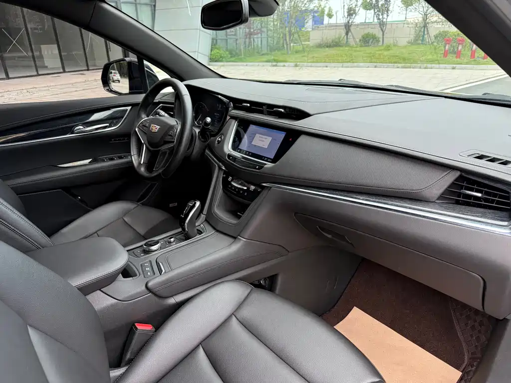 Cadillac XT5 2023 — фото 13