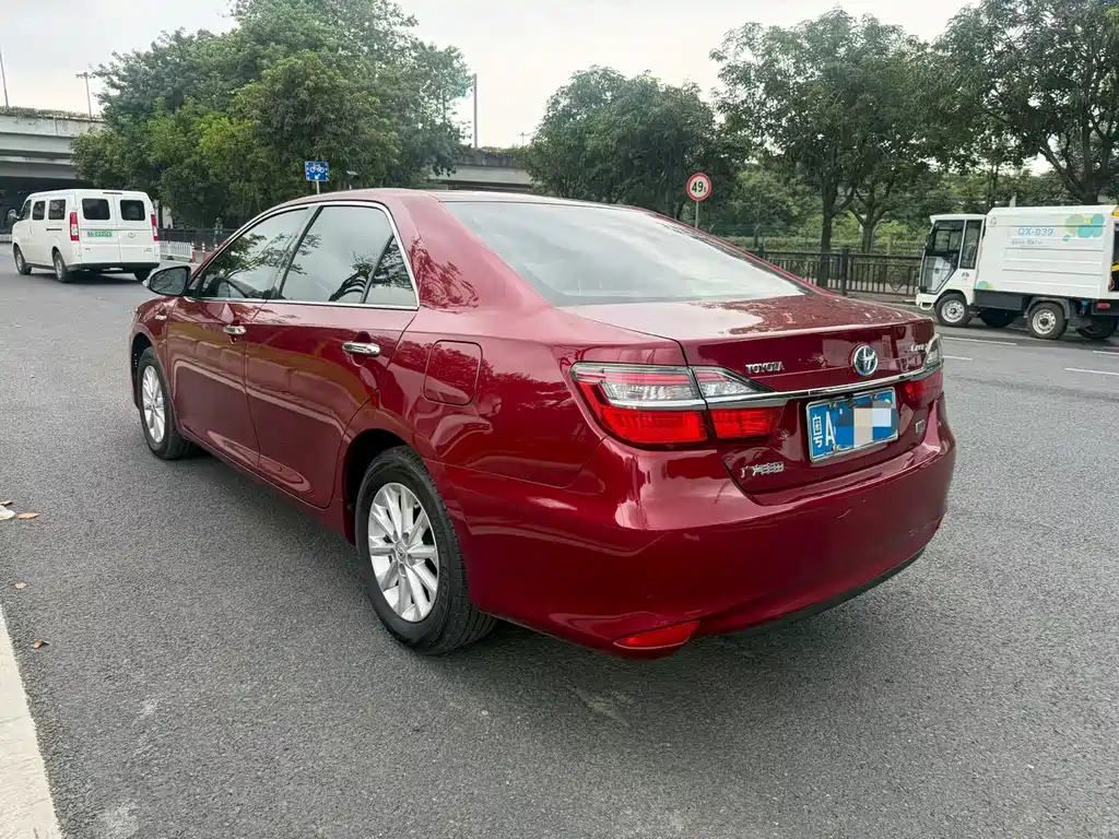 Toyota Camry 2016 — фото 5