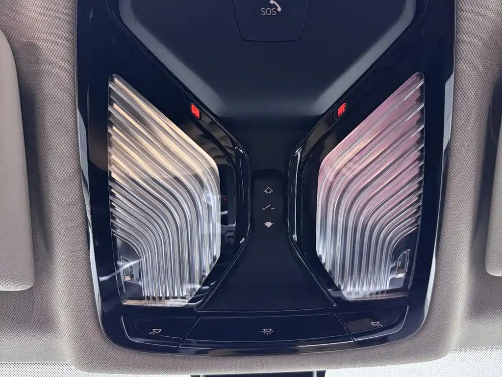 BMW 3 Series 2023 — фото 10
