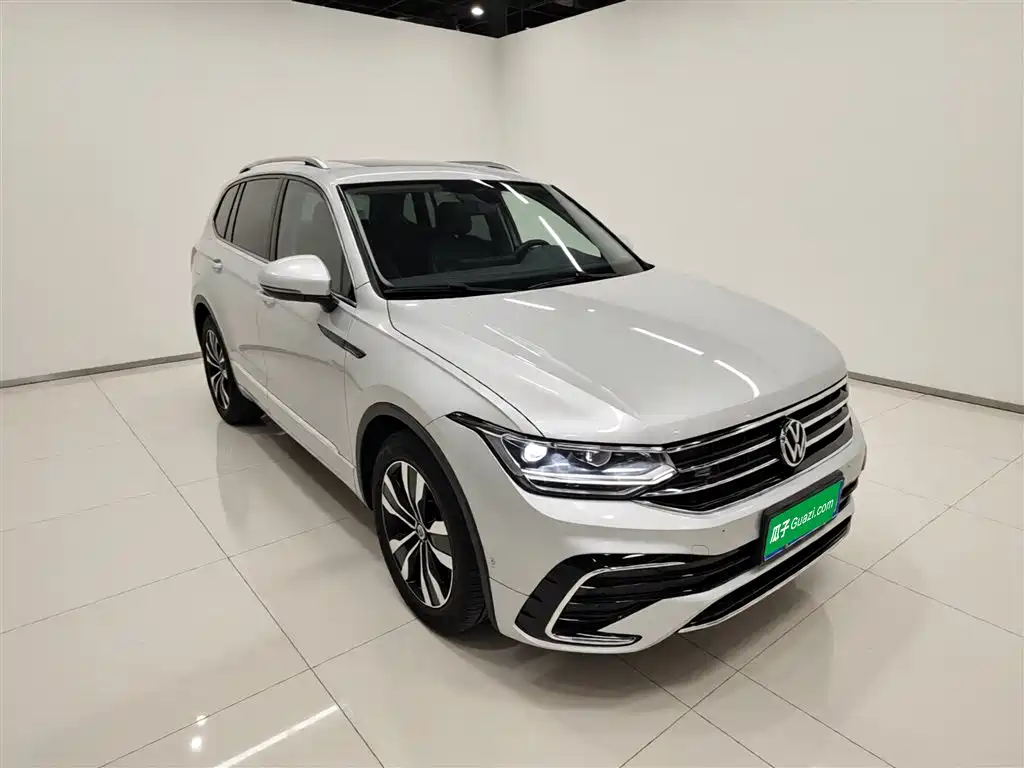 Volkswagen Tiguan L 2023 — фото 4