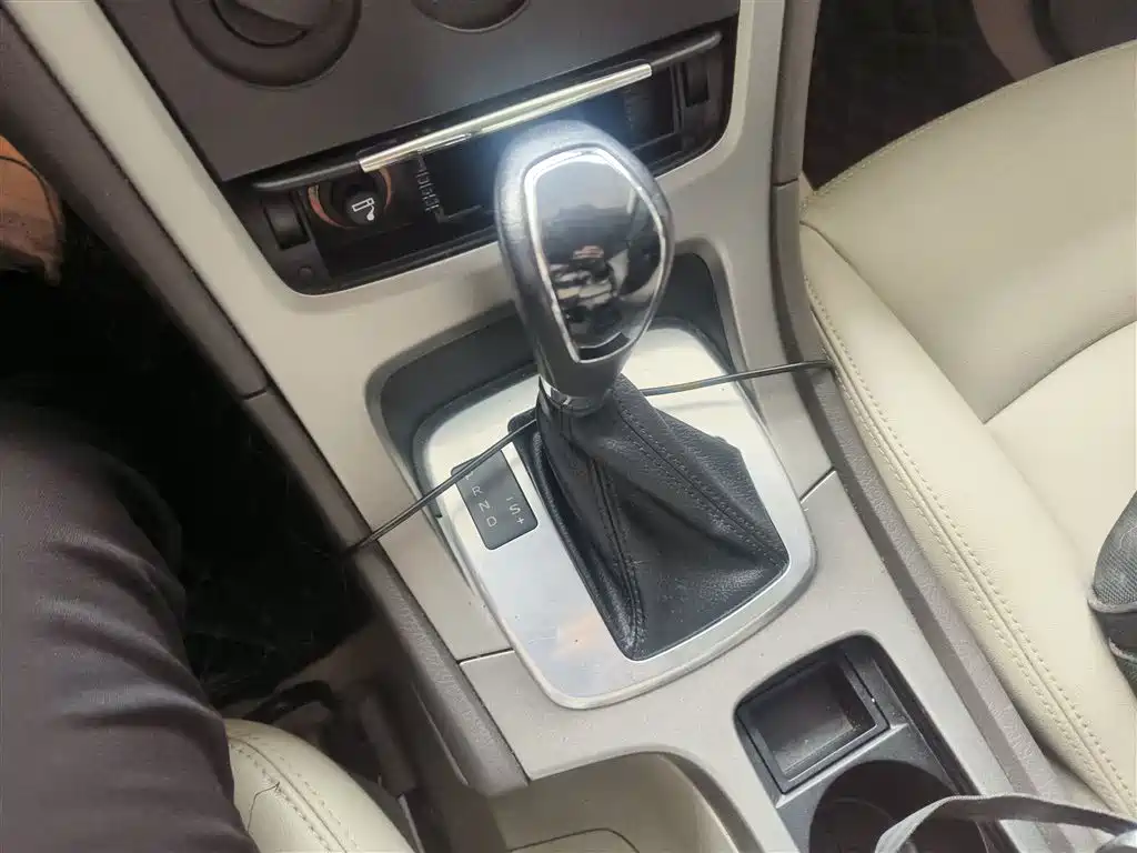 Ford Mondeo 2014 — фото 10