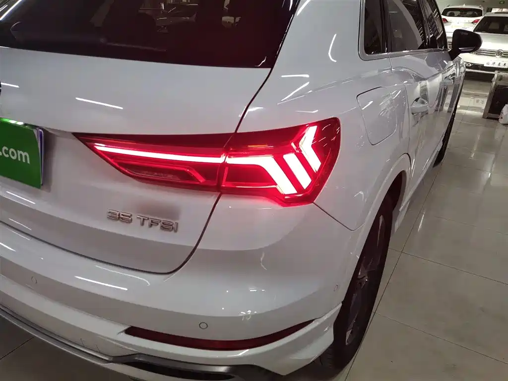 Audi Q3 2021 — фото 24