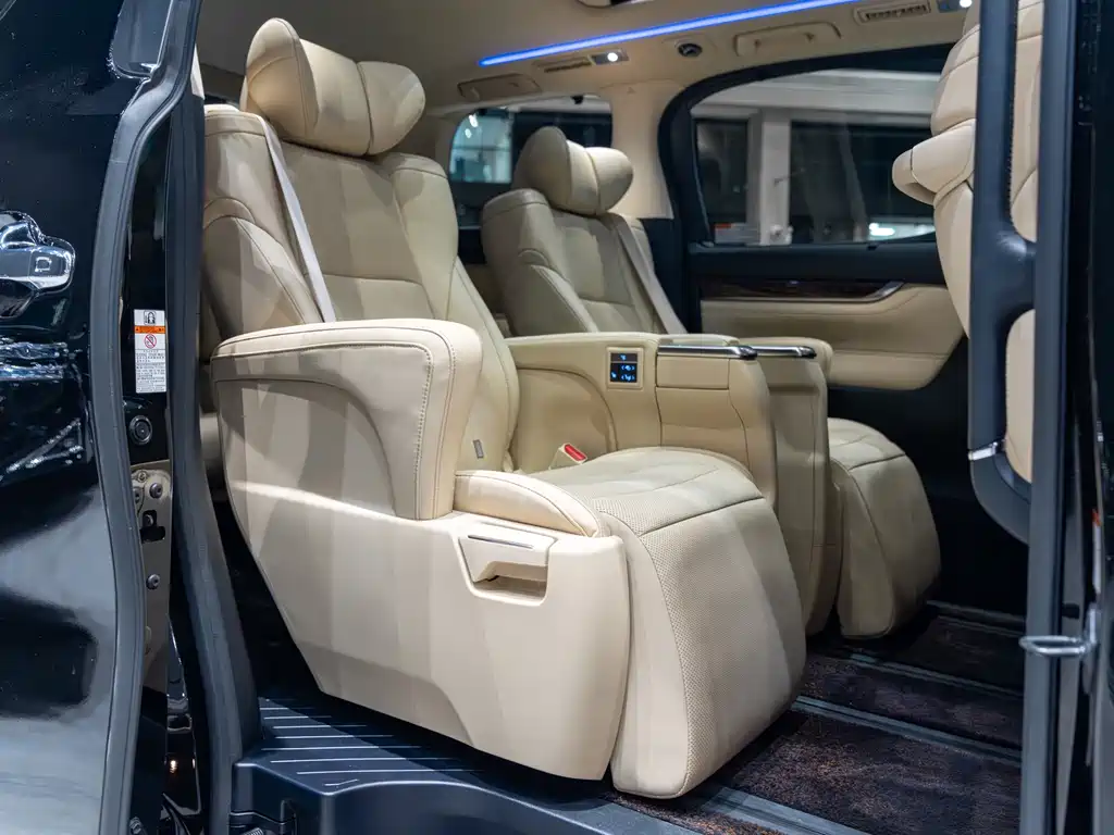 Toyota Alphard 2019 — фото 9