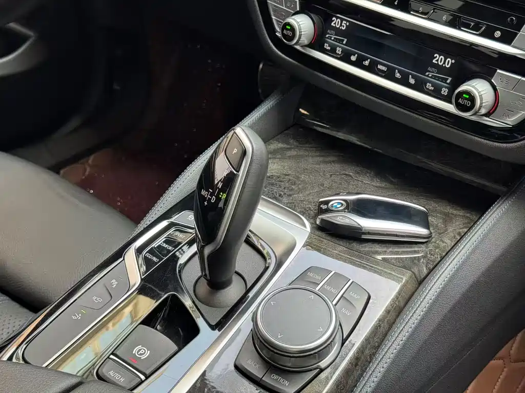 BMW 6 Series GT 2020 — фото 10