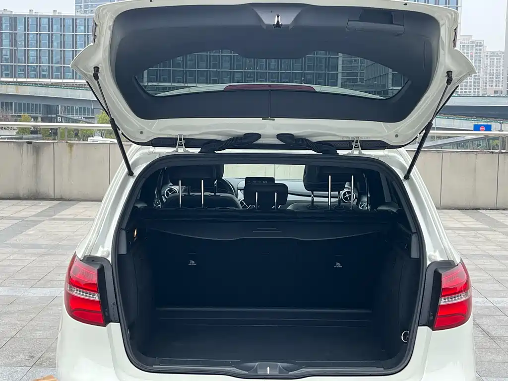 Mercedes-Benz B-Class 2018 — фото 19