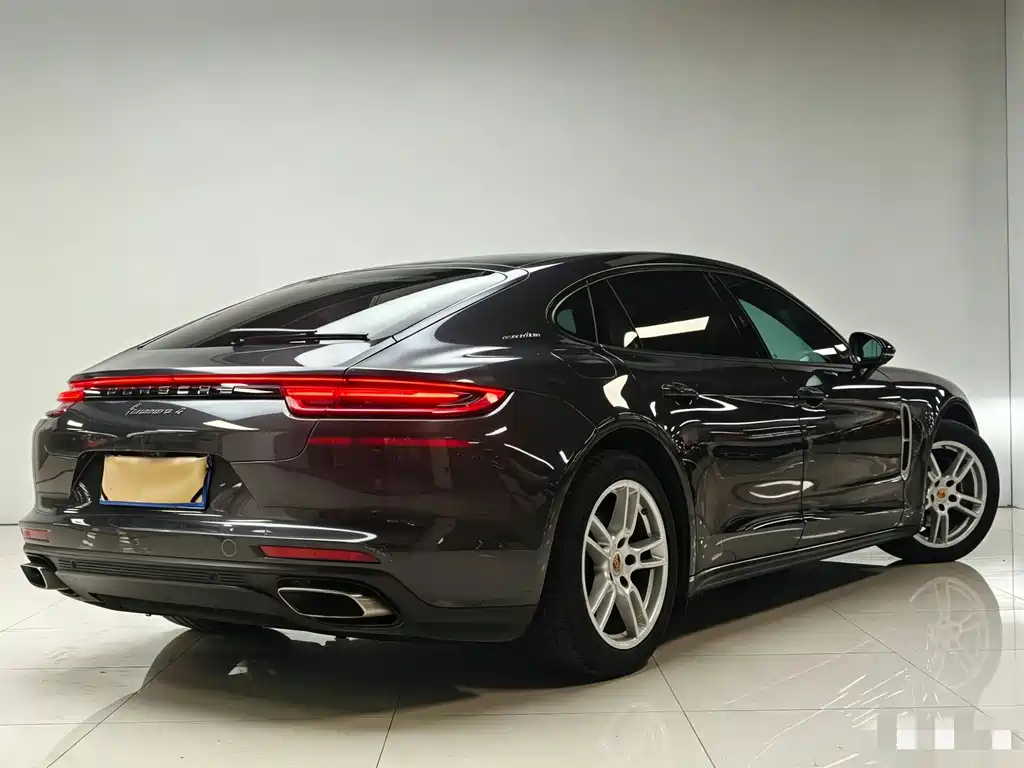 Porsche Panamera 2018 — фото 4