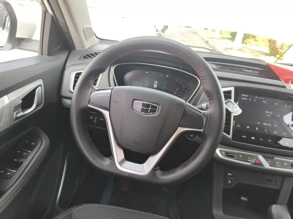 Geely Vision X6 2020 — фото 11