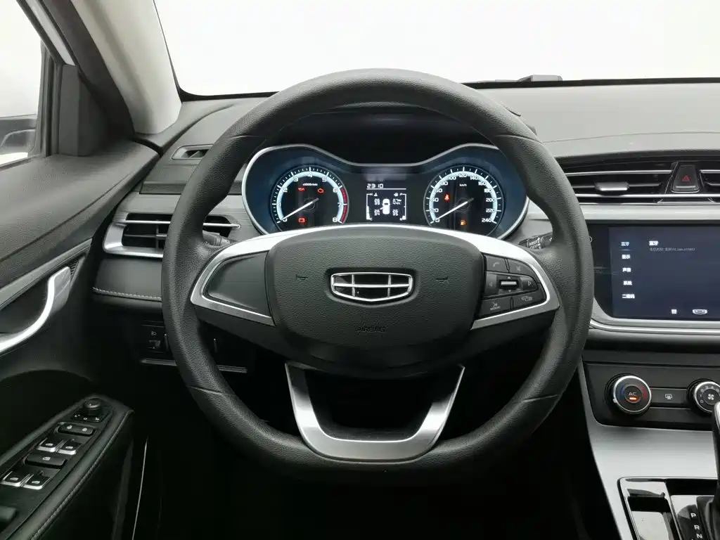 Geely Emgrand 2022 — фото 11