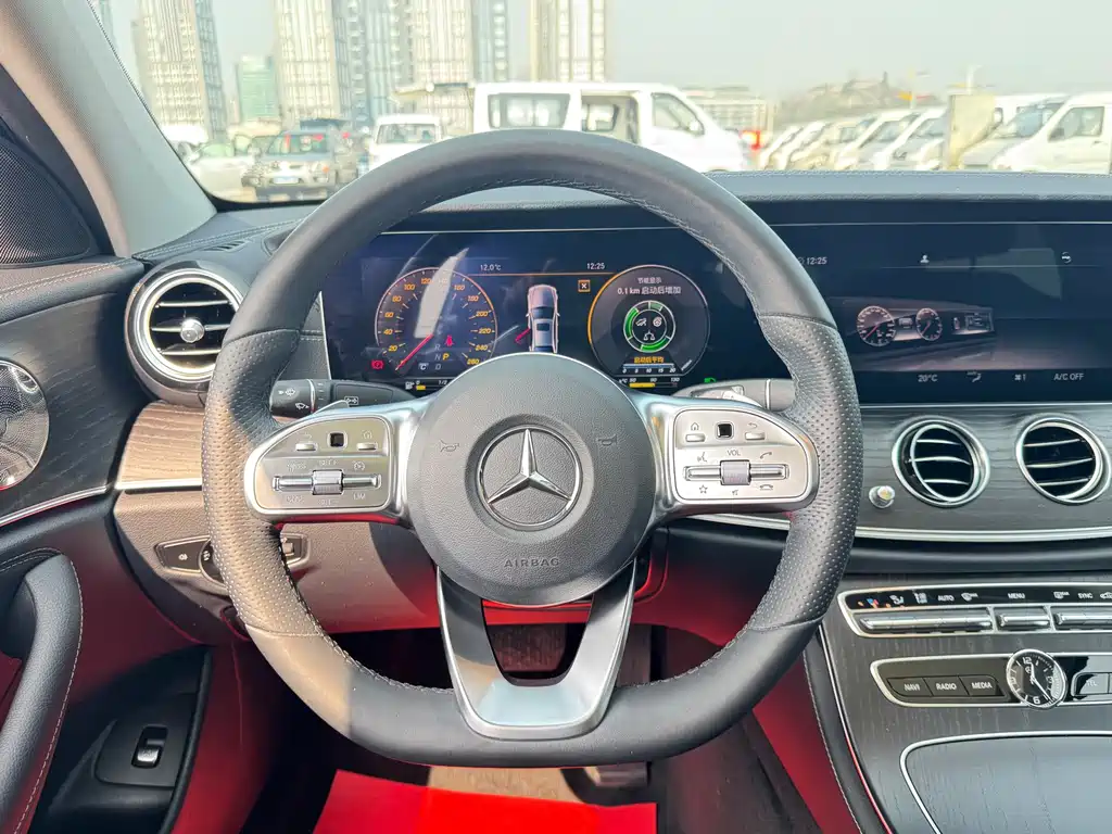Mercedes-Benz E-Class 2020 — фото 17