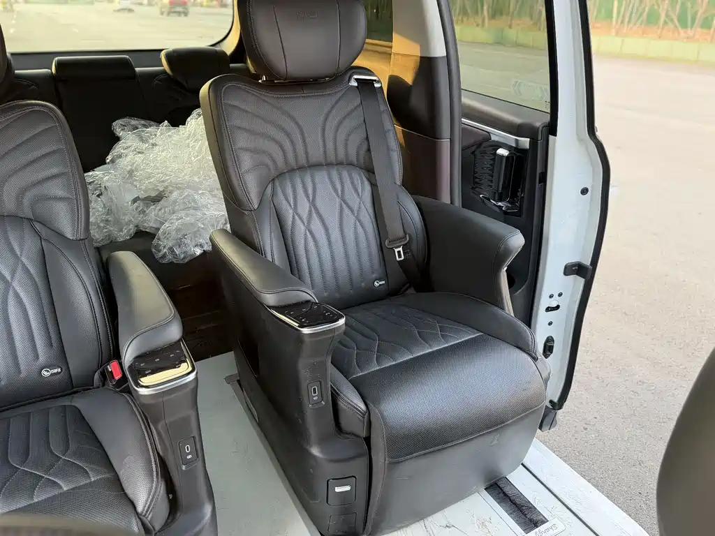 GAC Motor Trumpchi M8 2024 — фото 13
