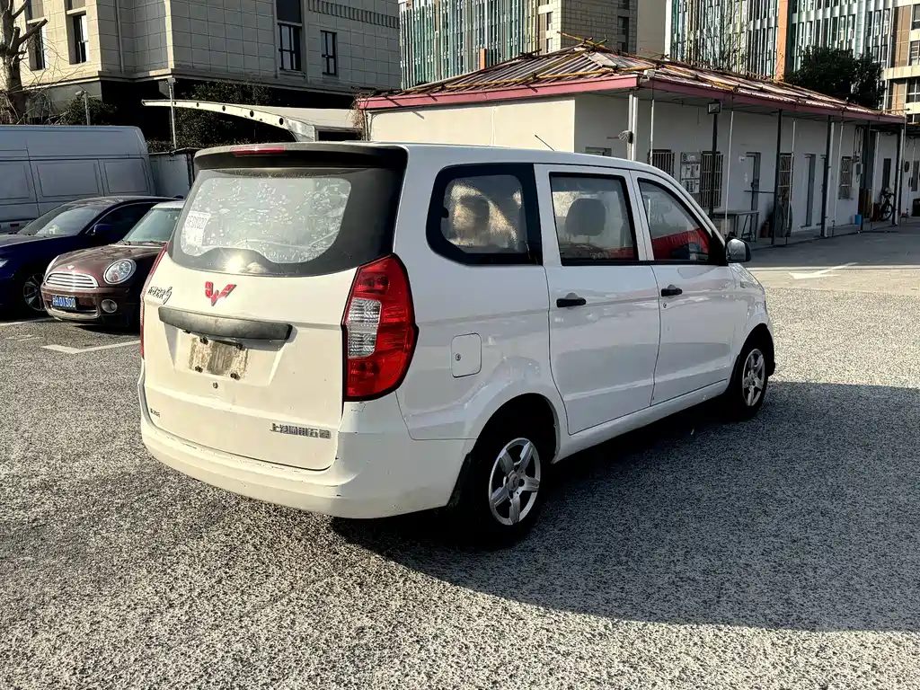 Wuling Hongguang 2018 — фото 4