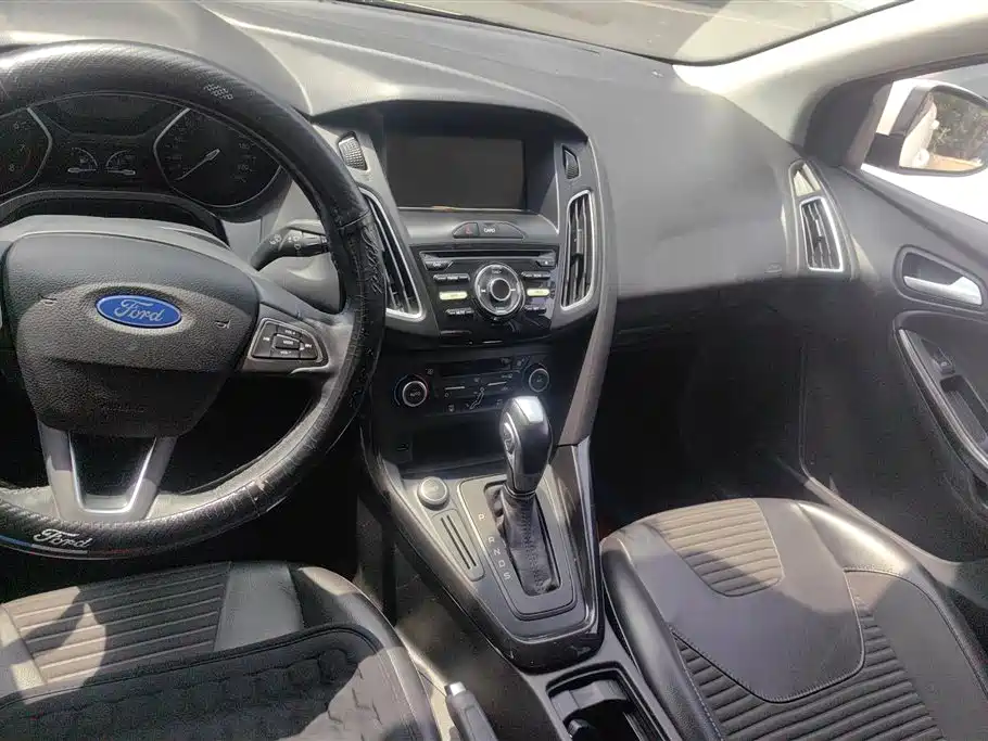 Ford Focus 2017 — фото 13