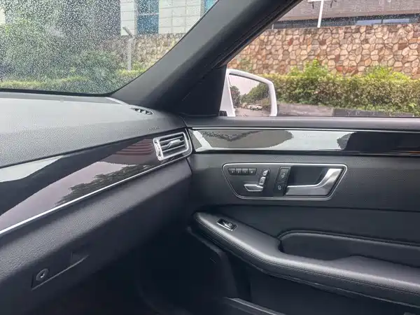 Mercedes-Benz E-Class 2015