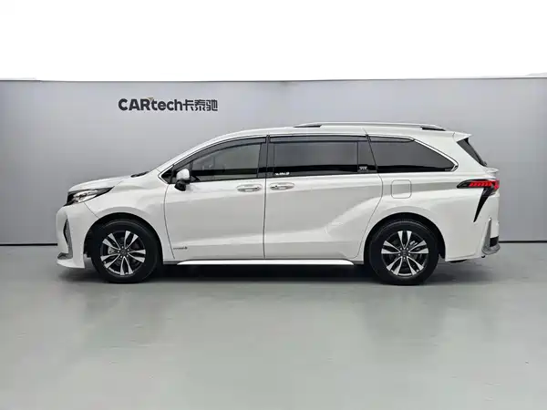 Toyota Sienna 2024