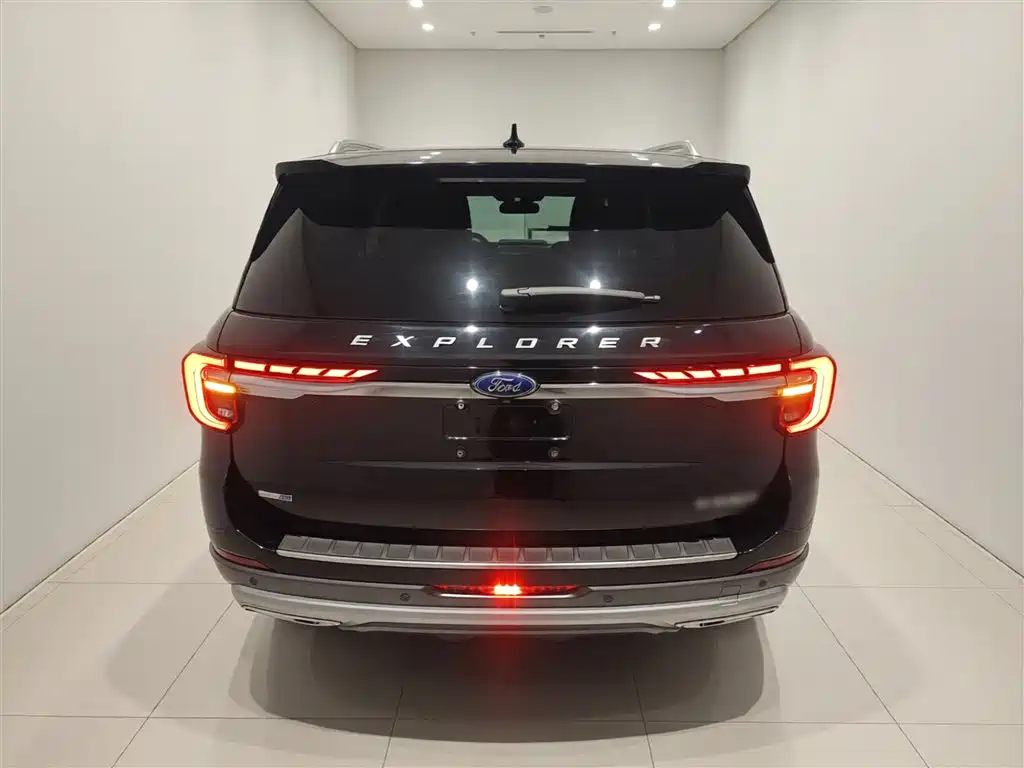 Ford Explorer 2023 — фото 6