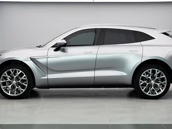 Aston Martin DBX 2022
