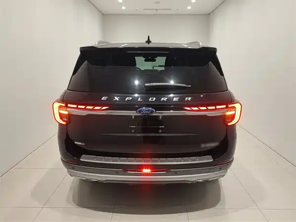 Ford Explorer 2023