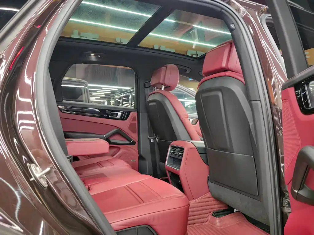 Porsche Cayenne 2019 — фото 13