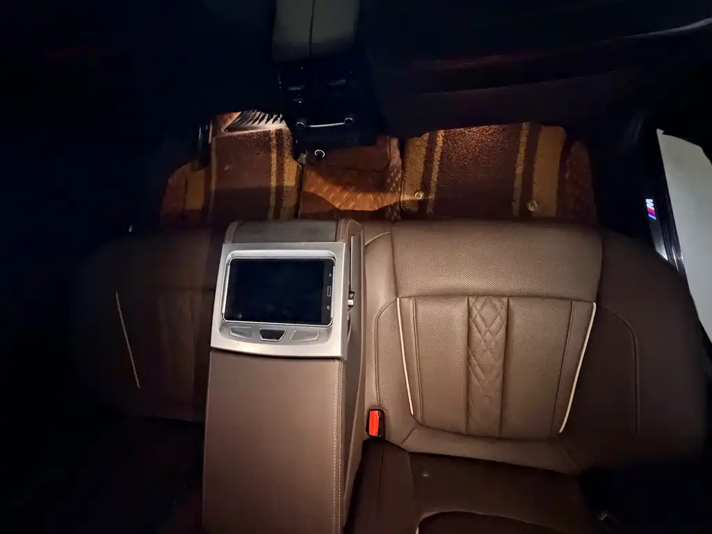 BMW 5 Series 2020 — фото 14