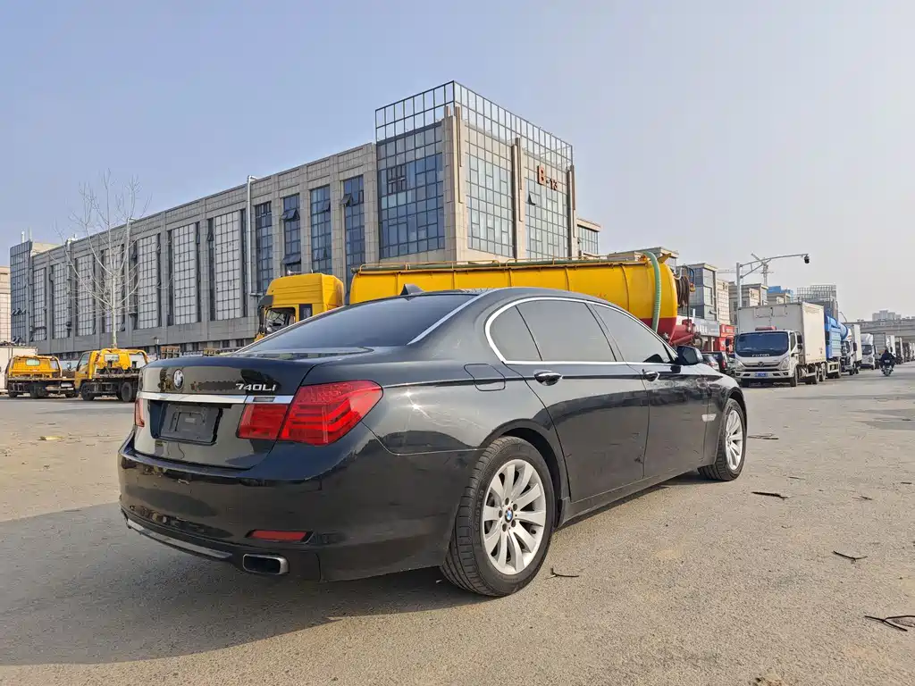 BMW 7 Series 2013 — фото 14