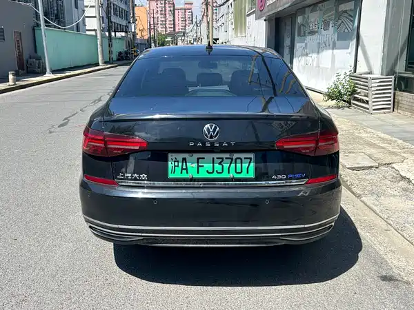 Volkswagen Passat Plug-In Hybrid 2021