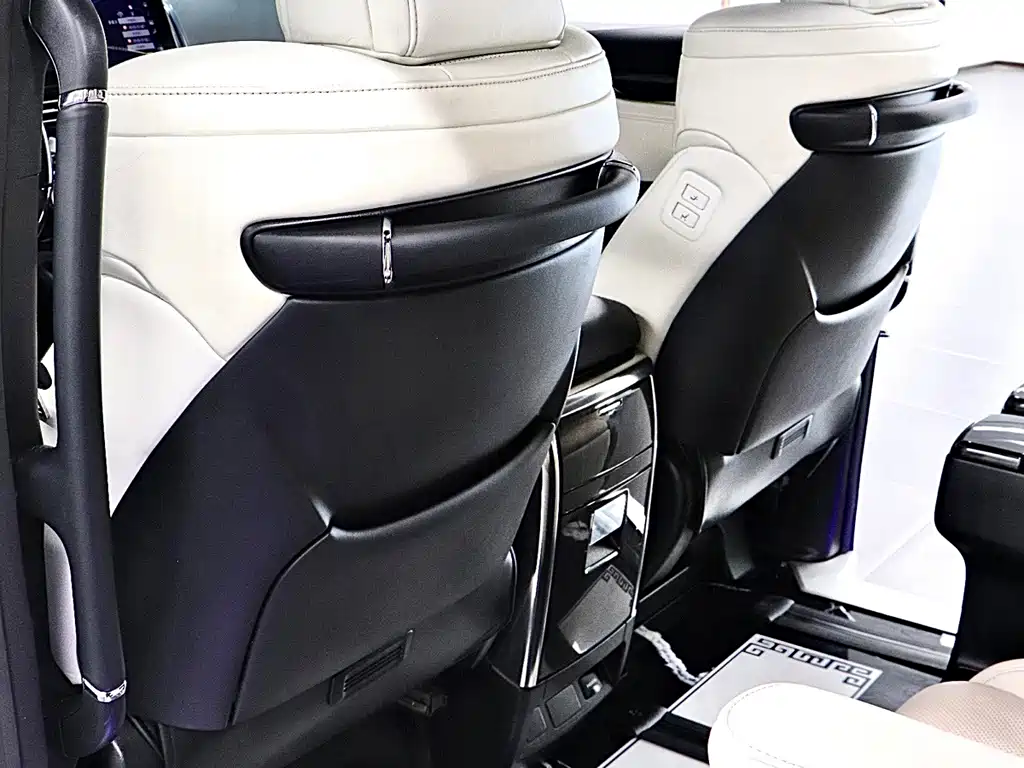 Lexus LM 2022 — фото 12