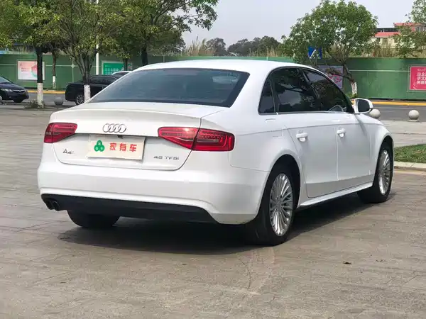 Audi A4L 2015