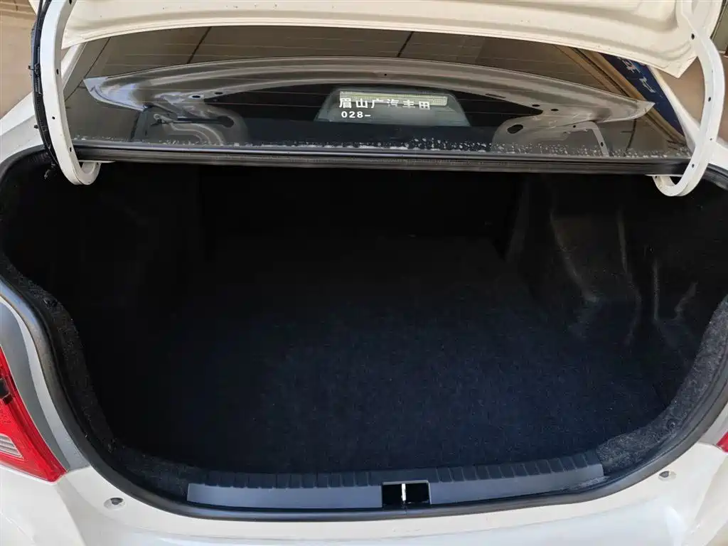 Toyota Yaris L 2019 — фото 19