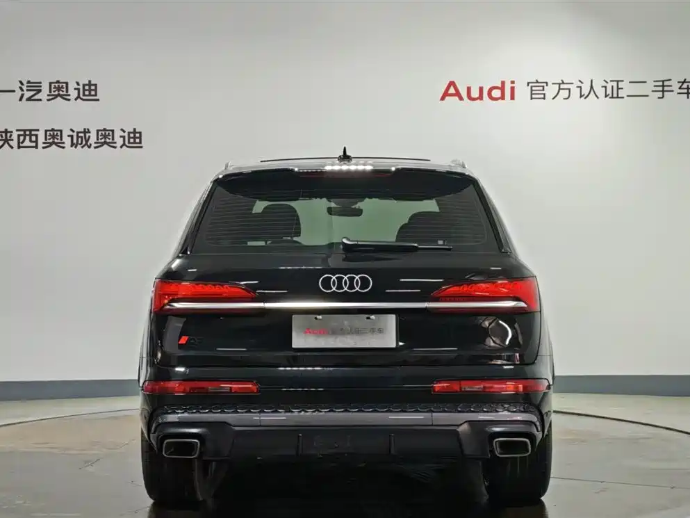 Audi Q7 2025 — фото 5