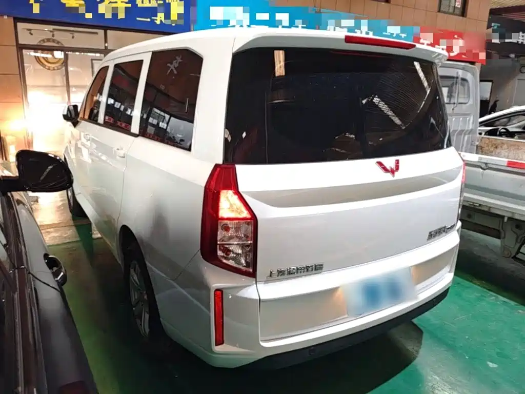 Wuling Hongguang PLUS 2020 — фото 5