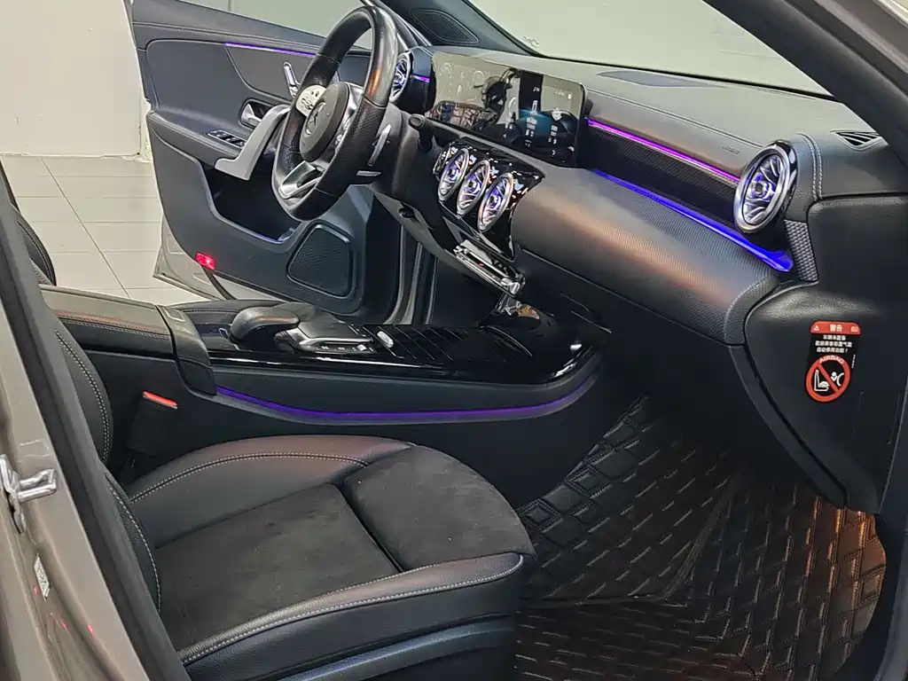 Mercedes-Benz A-Class 2021 — фото 11