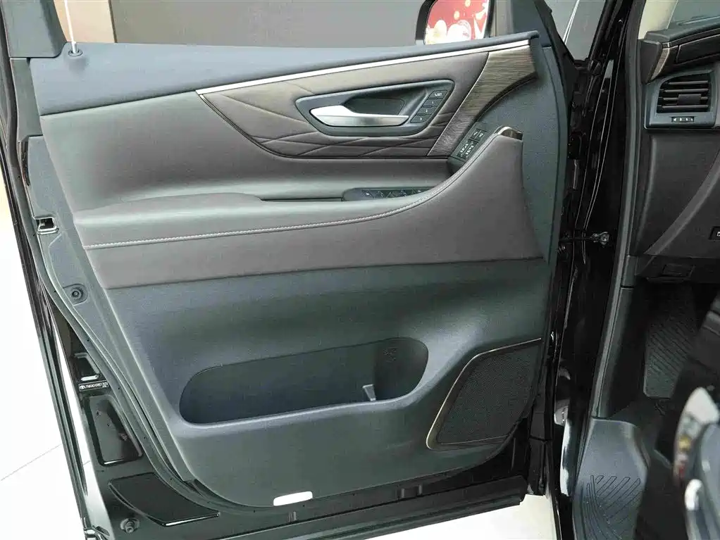 Toyota Alphard 2025 — фото 16