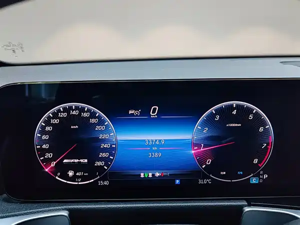 Mercedes-Benz GLB AMG 2025