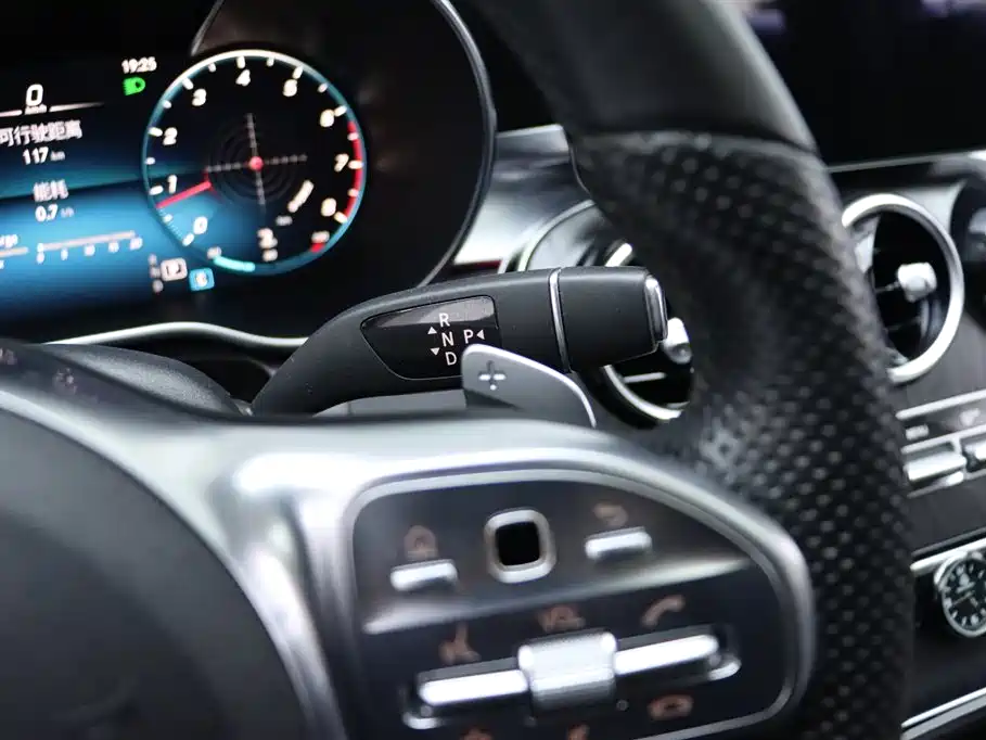 Mercedes-Benz C-Class 2020 — фото 11