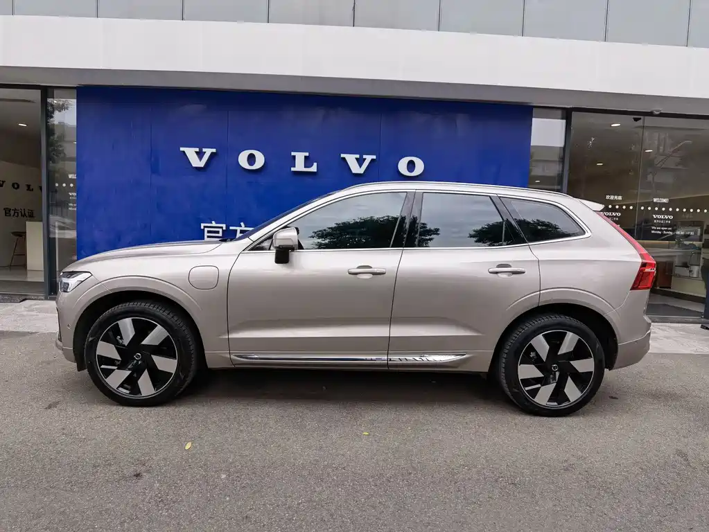 Volvo XC60 PHEV 2024 — фото 4