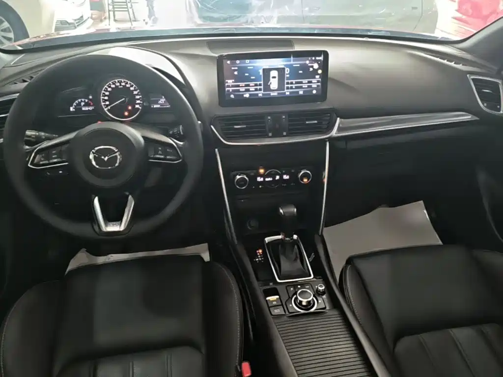 Mazda CX-4 2019 — фото 10