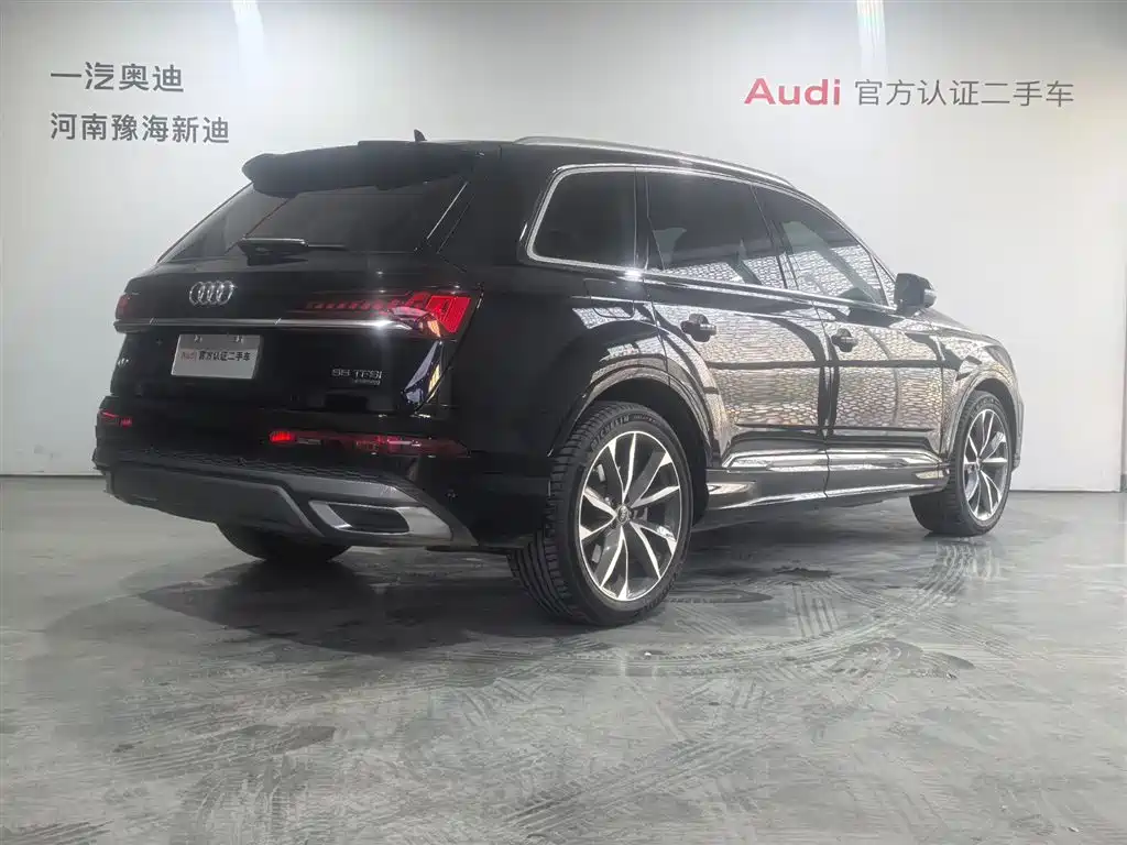 Audi Q7 2023 — фото 18