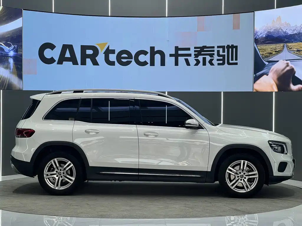 Mercedes-Benz GLB 2023 — фото 18
