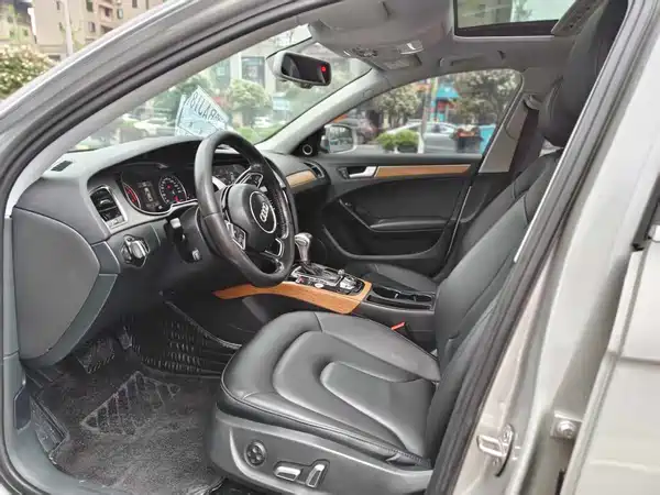 Audi A4L 2015