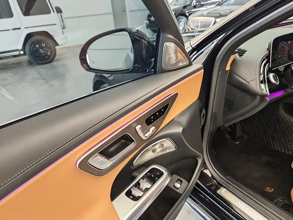 Mercedes-Benz E-Class 2024 — фото 10