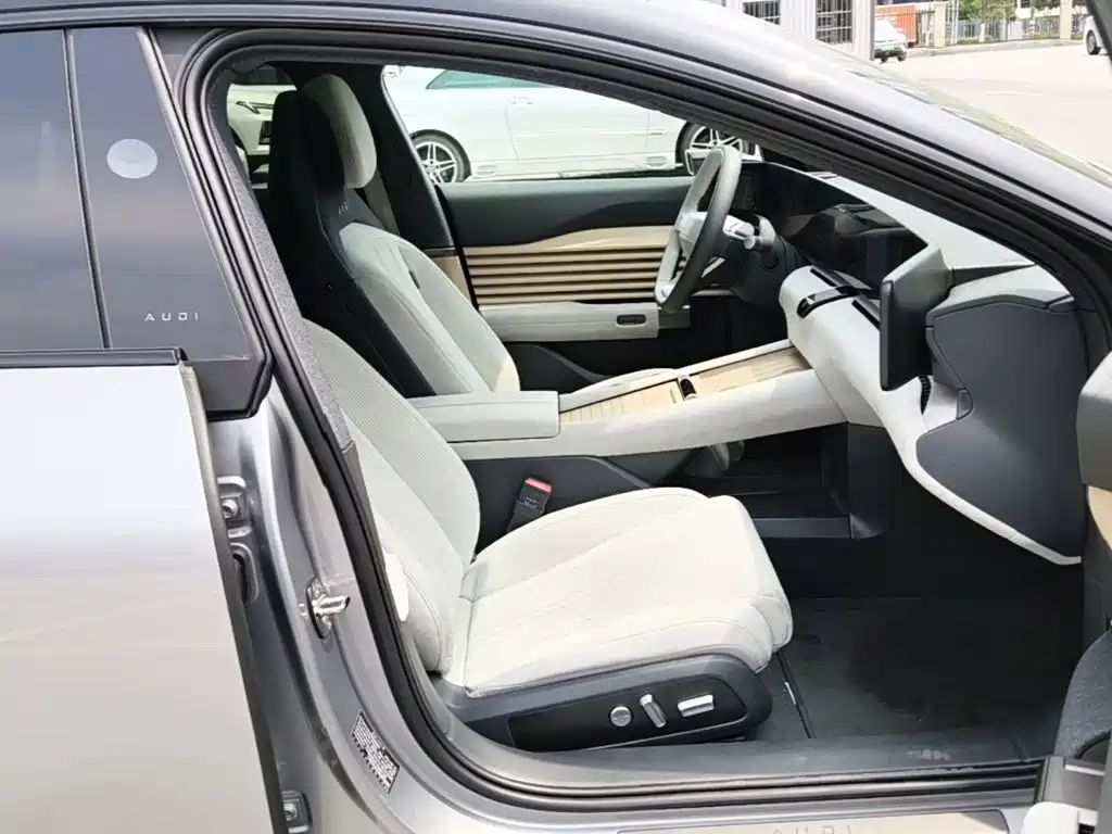 Audi E5 Sportback 2025 — фото 25