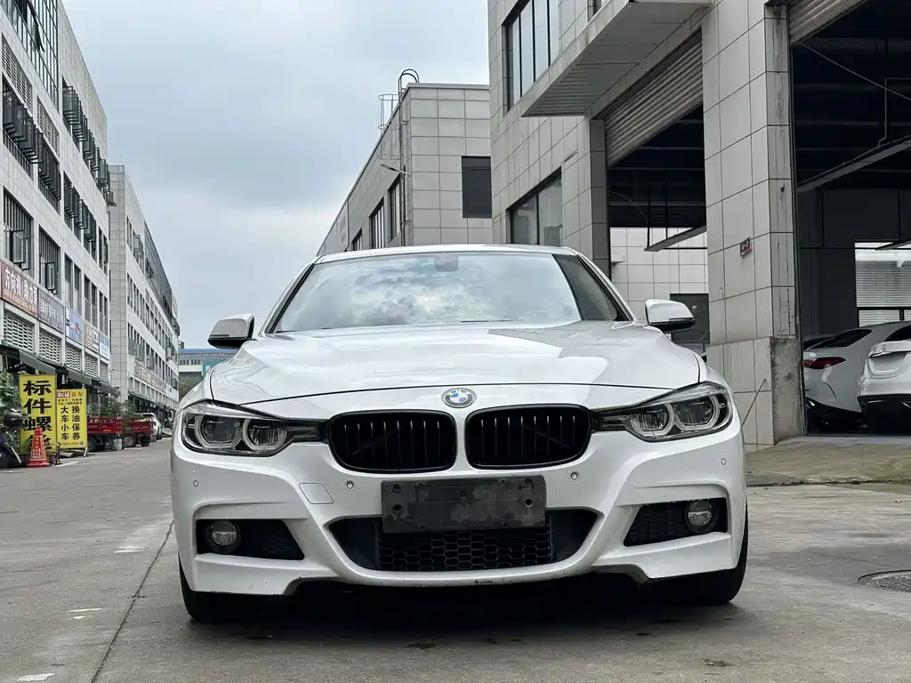 BMW 3 Series 2018 — фото 7