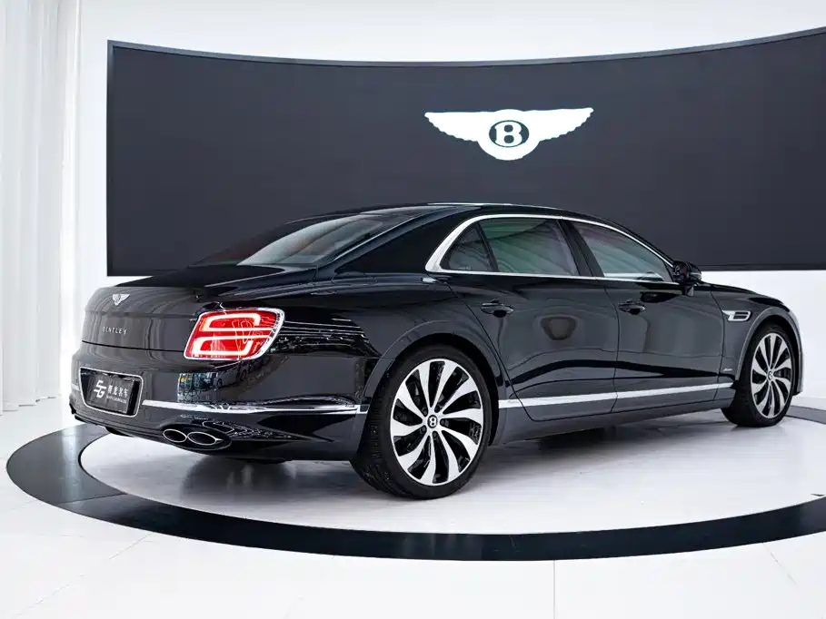 Bentley Flying Spur 2024 — фото 4