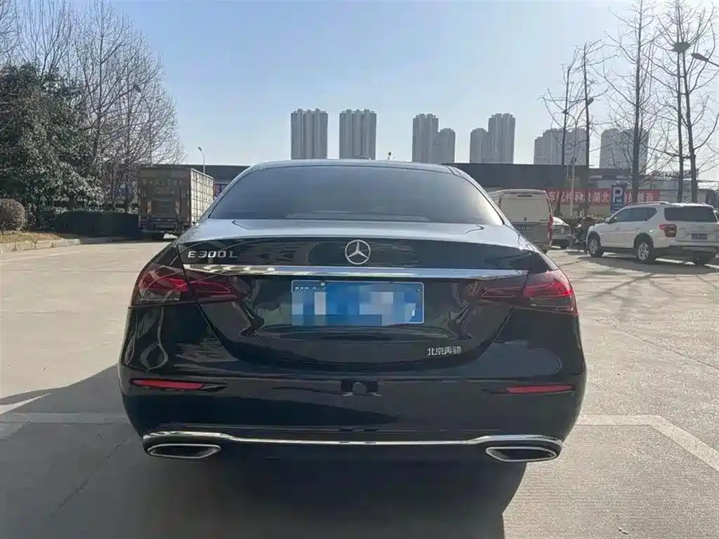 Mercedes-Benz E-Class 2021 — фото 14