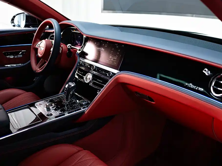 Bentley Flying Spur 2024 — фото 14